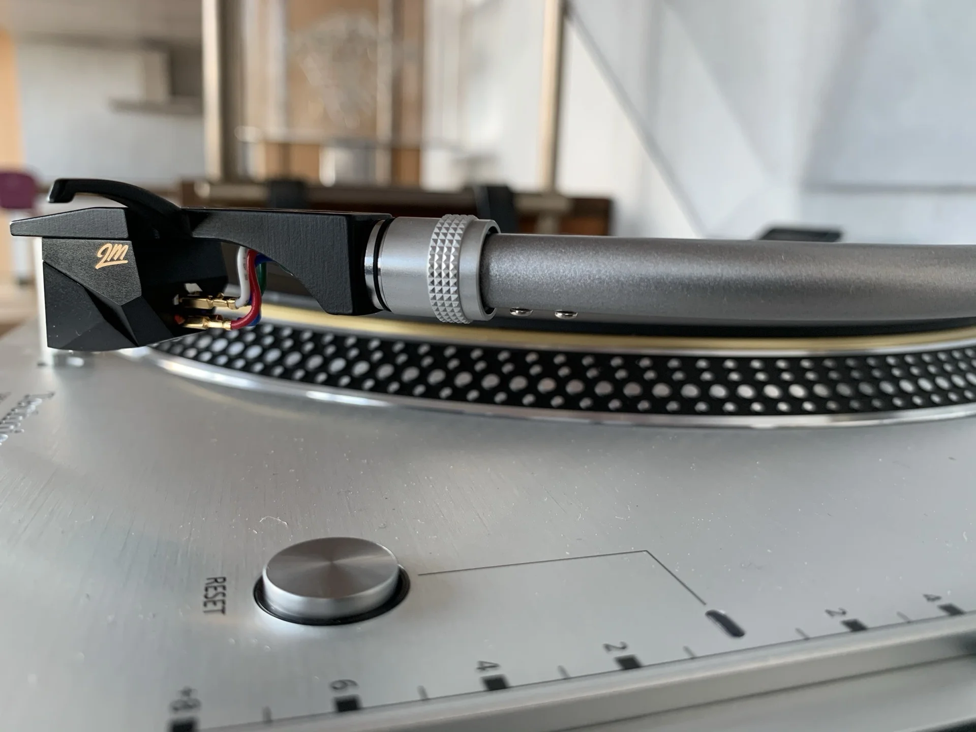 Precision turntable cartridge — attention to detail that defines Sensorium's approach